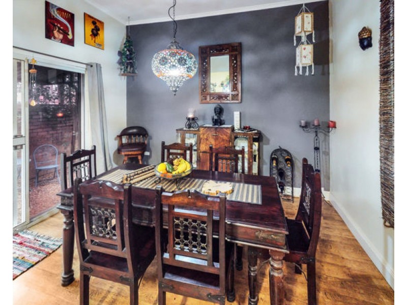 27 Dalley Street, Junee NSW 2663