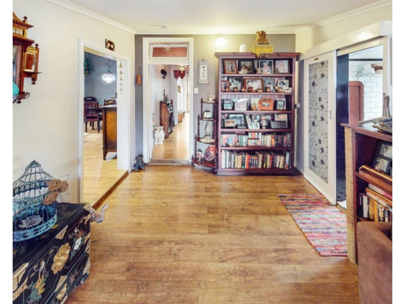 27 Dalley Street, Junee NSW 2663