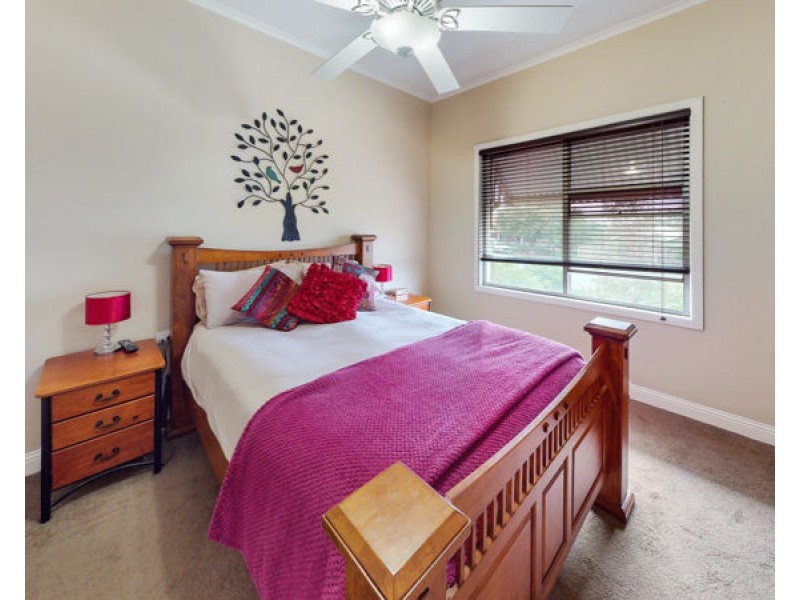 27 Dalley Street, Junee NSW 2663