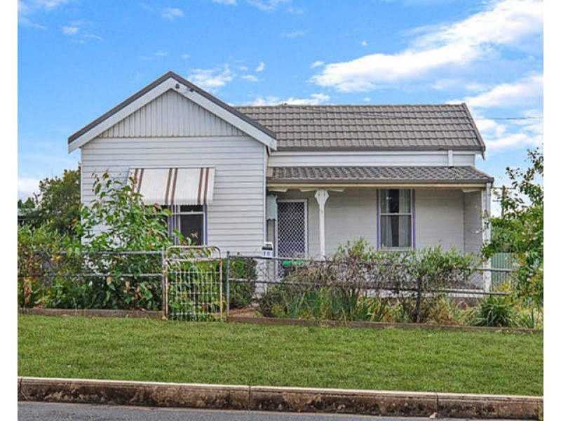 19 Pretoria Avenue, Junee NSW 2663