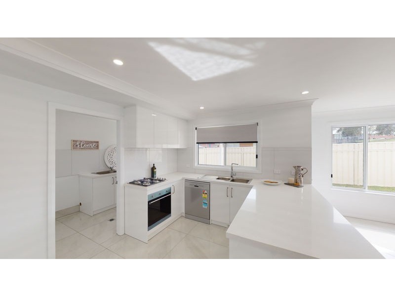 TOWNHOUSE 5 Waratah Dr, Junee NSW 2663