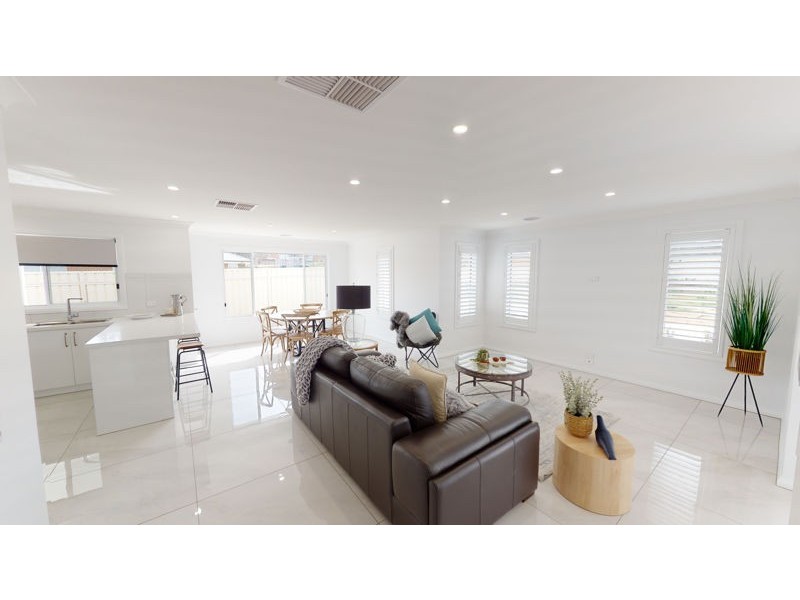 TOWNHOUSE 5 Waratah Dr, Junee NSW 2663