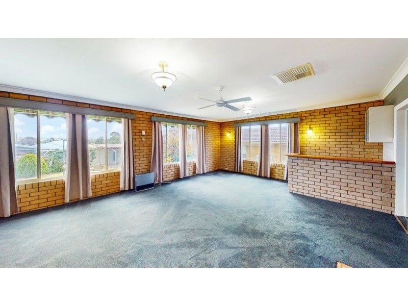 11 Commins St, Junee NSW 2663