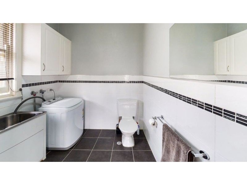 11 Commins St, Junee NSW 2663