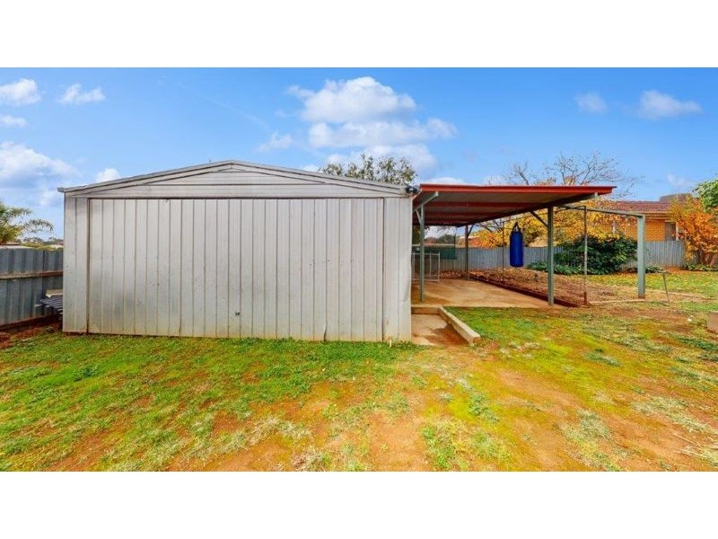 11 Commins St, Junee NSW 2663