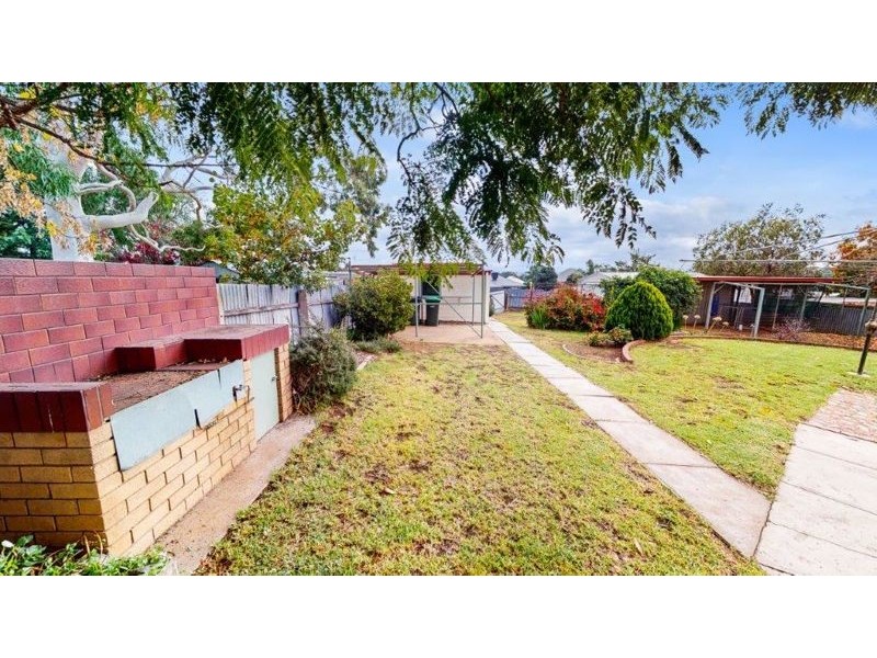 11 Commins St, Junee NSW 2663