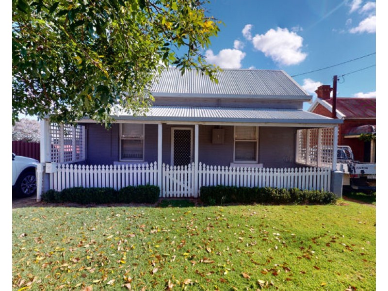 5 Goulburn St, Junee NSW 2663