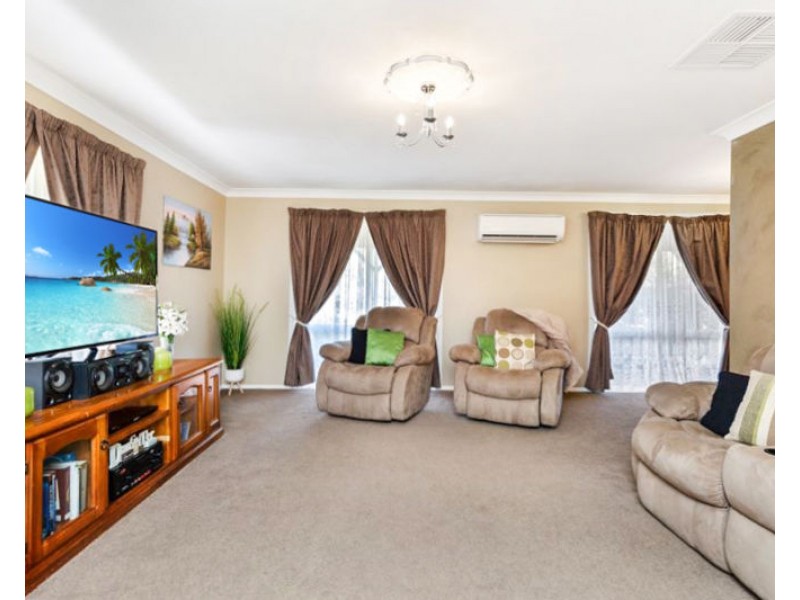 6 De Salis Dr, Junee NSW 2663