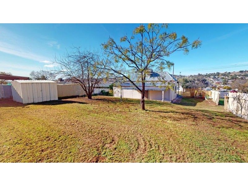 3 Harold St, Junee NSW 2663