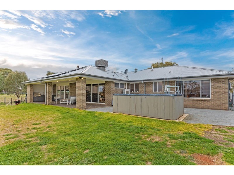 57 Tathra Drive, Junee NSW 2663