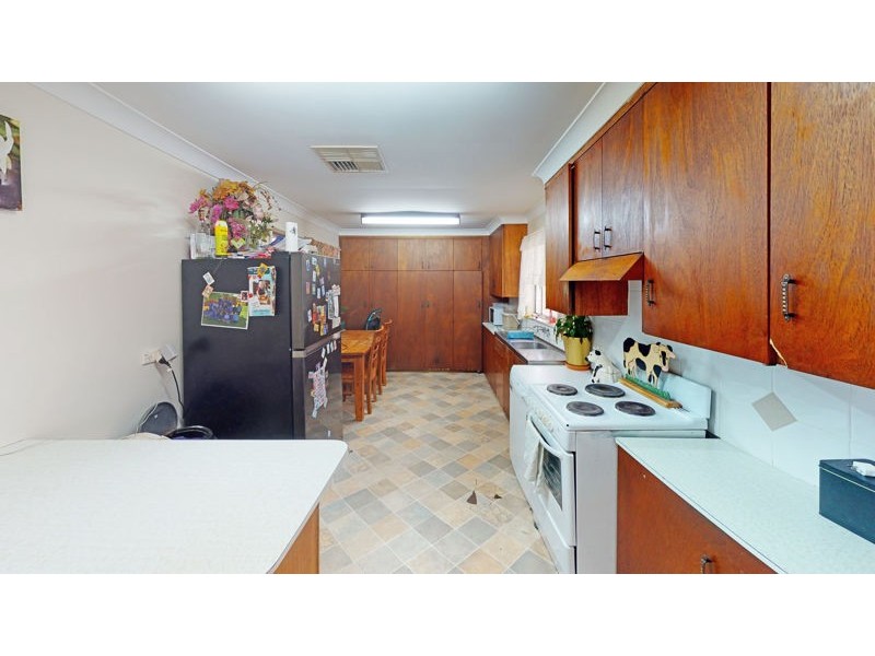 11 Orr Street, Junee NSW 2663