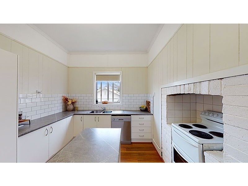 82 Hill Street, Junee NSW 2663