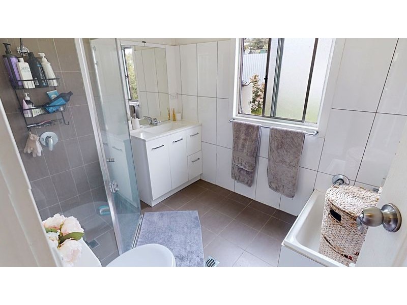 82 Hill Street, Junee NSW 2663