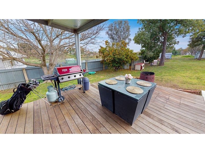 82 Hill Street, Junee NSW 2663