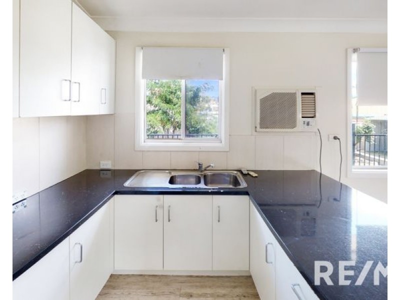 17 Ducker Street, Junee NSW 2663