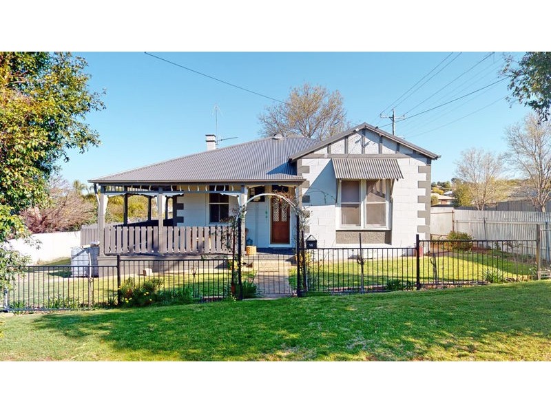 14 Wardle Street, Junee NSW 2663