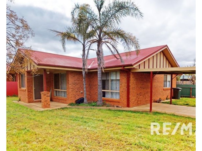 3 Gallipoli Avenue, Junee NSW 2663