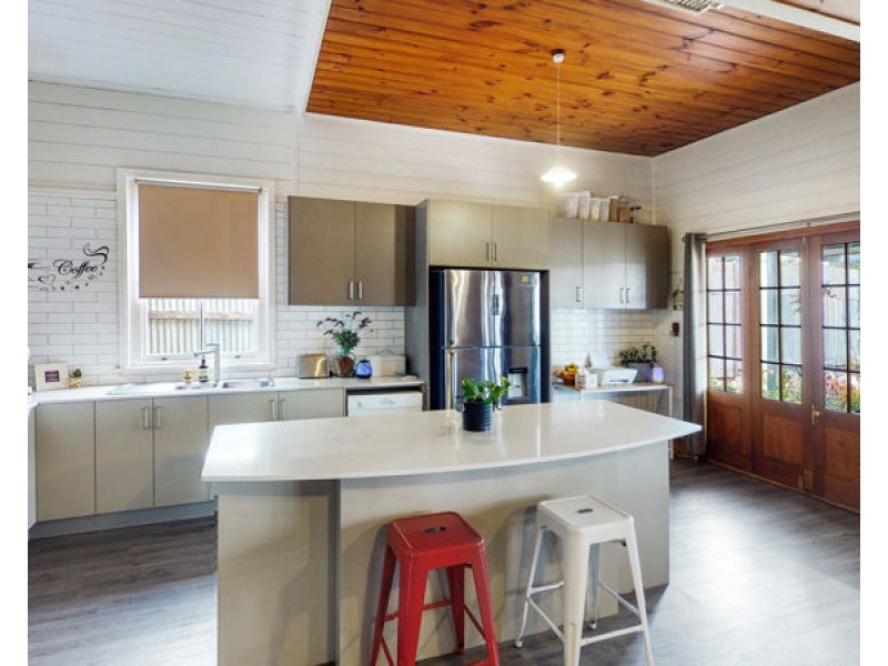 17 Thomas Street, Junee NSW 2663