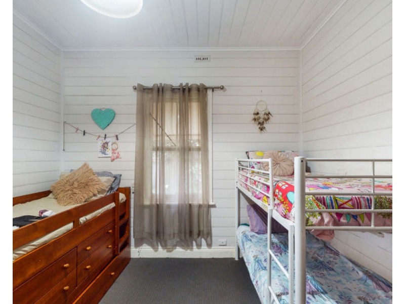 17 Thomas Street, Junee NSW 2663