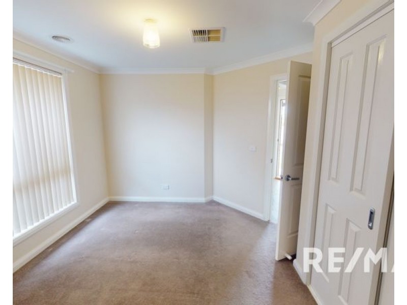 13 Hilton Pl, Junee NSW 2663