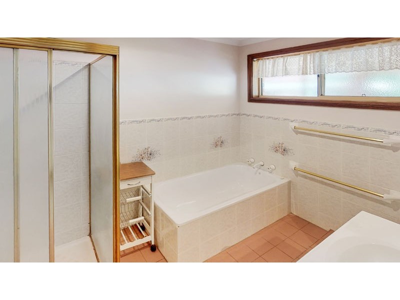 13 Cassia Way, Junee NSW 2663