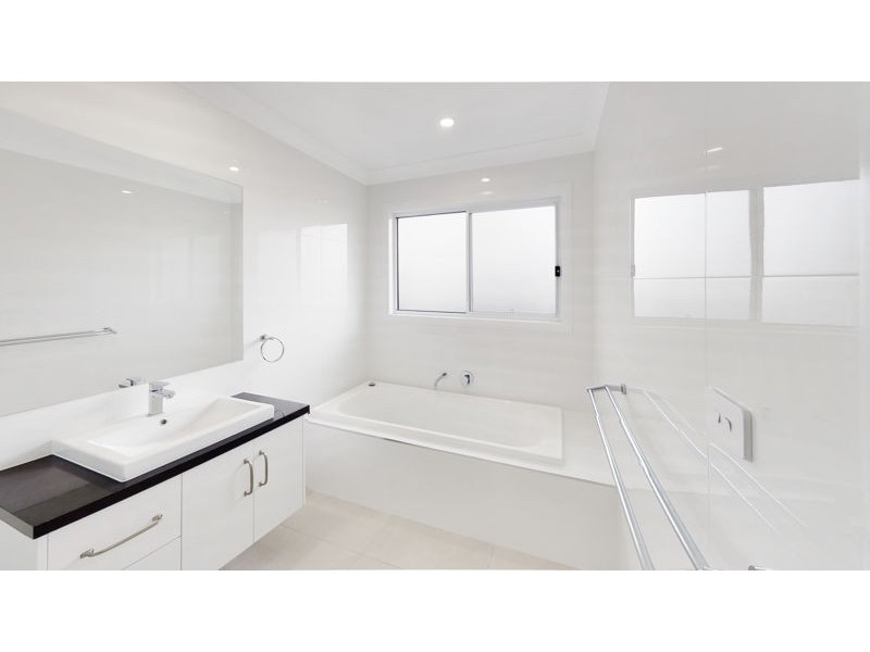 Townhouse 4 Waratah Dr, Junee NSW 2663