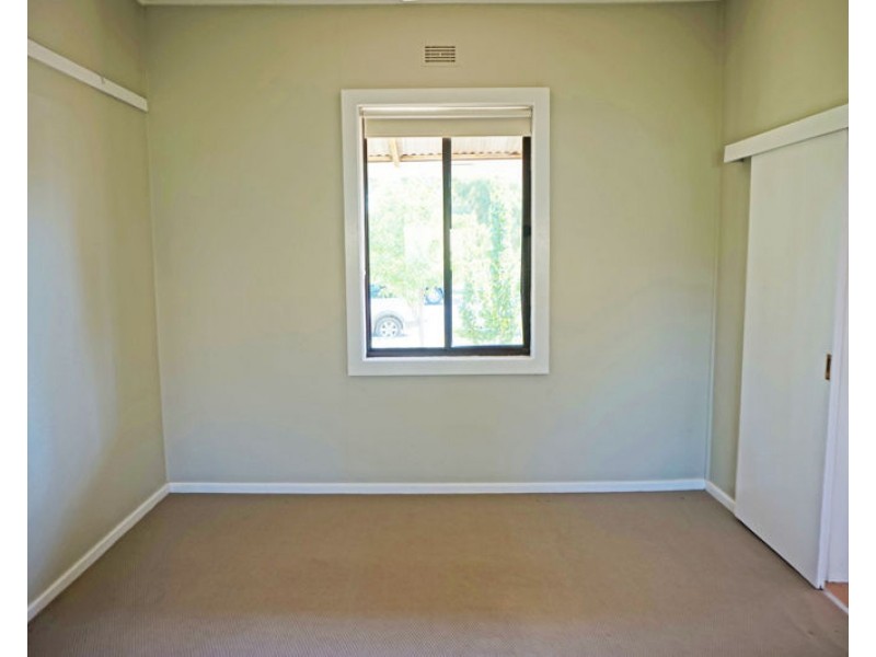 4 Broadway, Junee NSW 2663