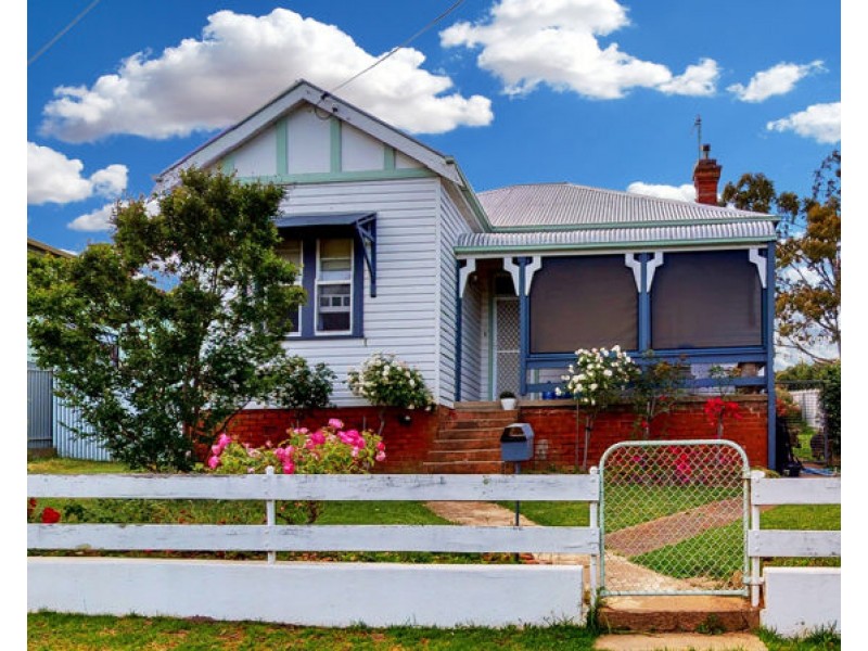 40 Commins Street, Junee NSW 2663