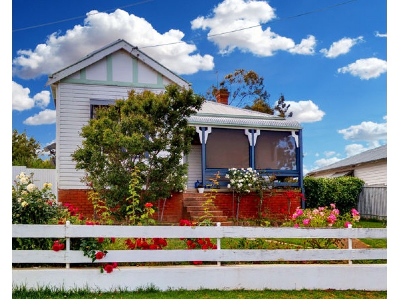 40 Commins Street, Junee NSW 2663