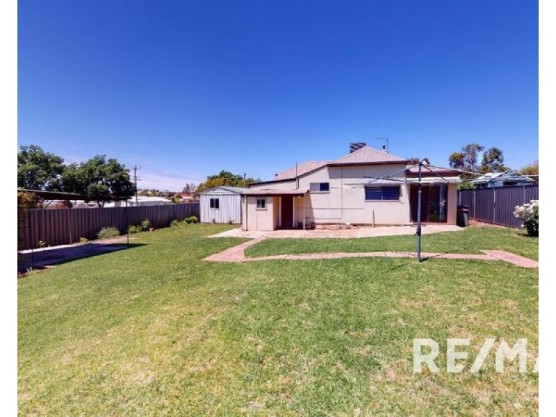 19 Hammond Street, Junee NSW 2663