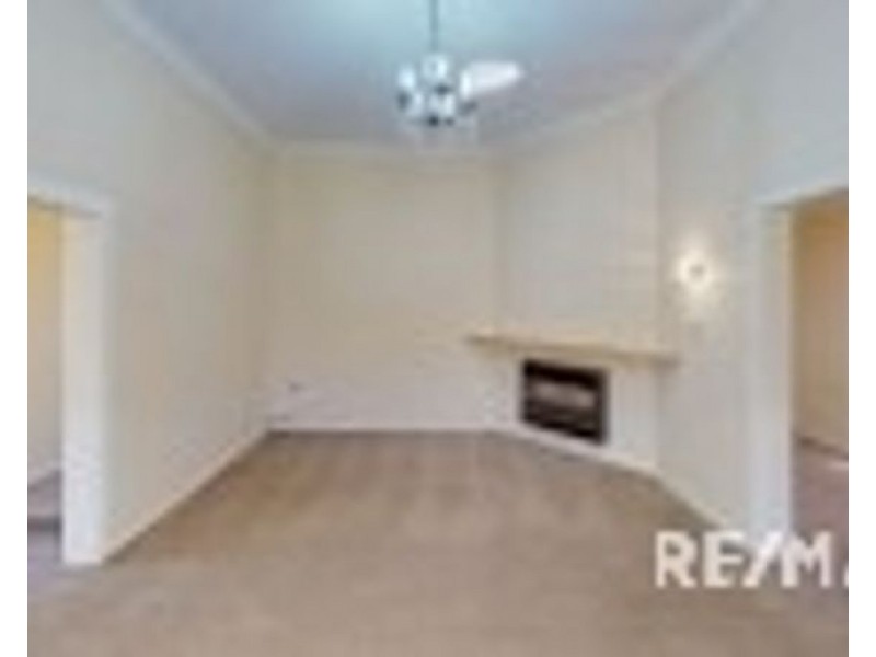19 Hammond Street, Junee NSW 2663