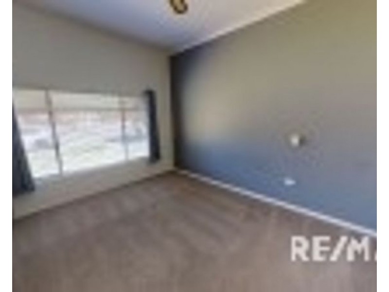 19 Hammond Street, Junee NSW 2663