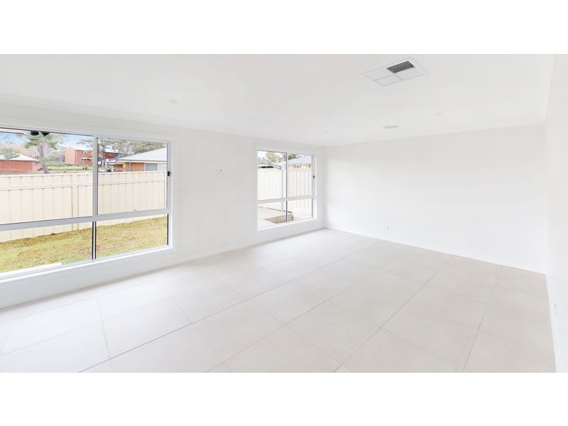 Townhouse 2 Waratah Dr, Junee NSW 2663