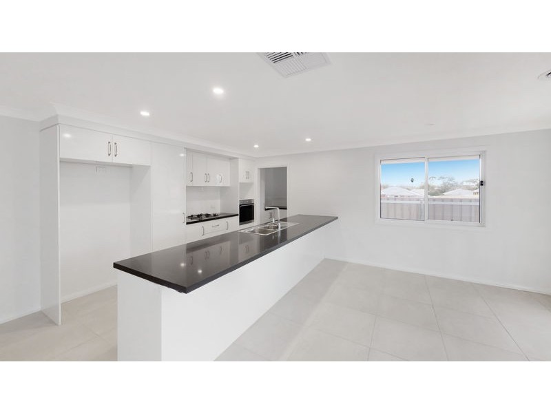Townhouse 3 Waratah Dr, Junee NSW 2663