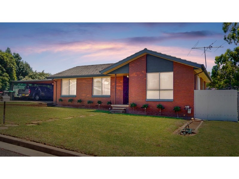 10 Arnold Street, Junee NSW 2663
