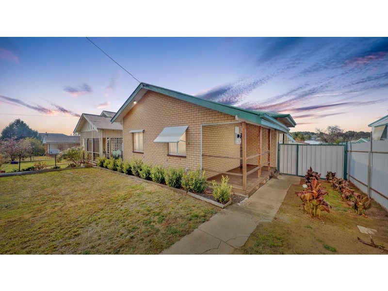 68 Joffre St, Junee NSW 2663