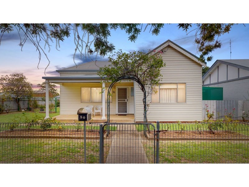 50 Regent Street, Junee NSW 2663