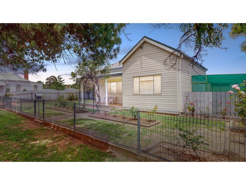 50 Regent Street, Junee NSW 2663