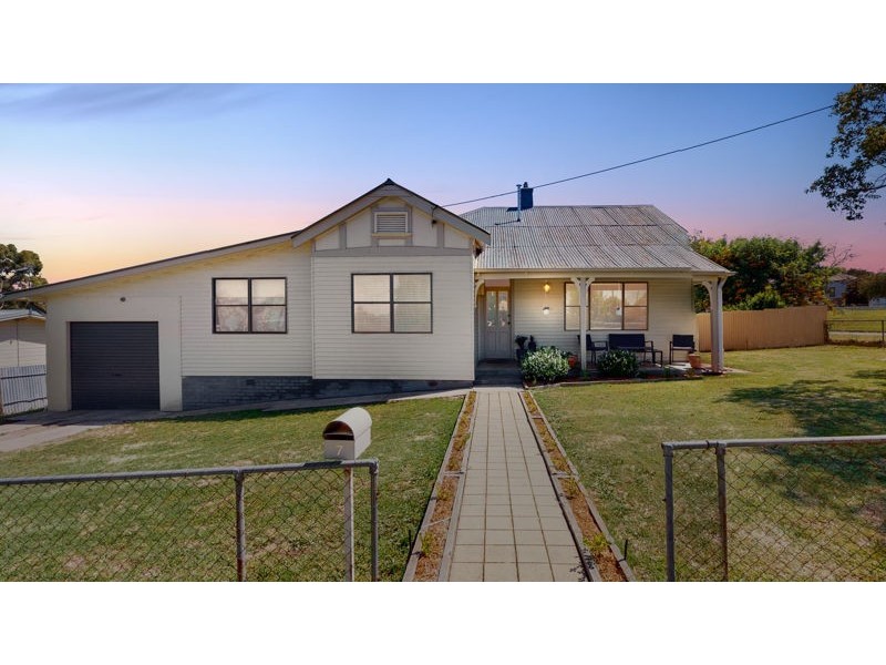 7 Orr Street, Junee NSW 2663