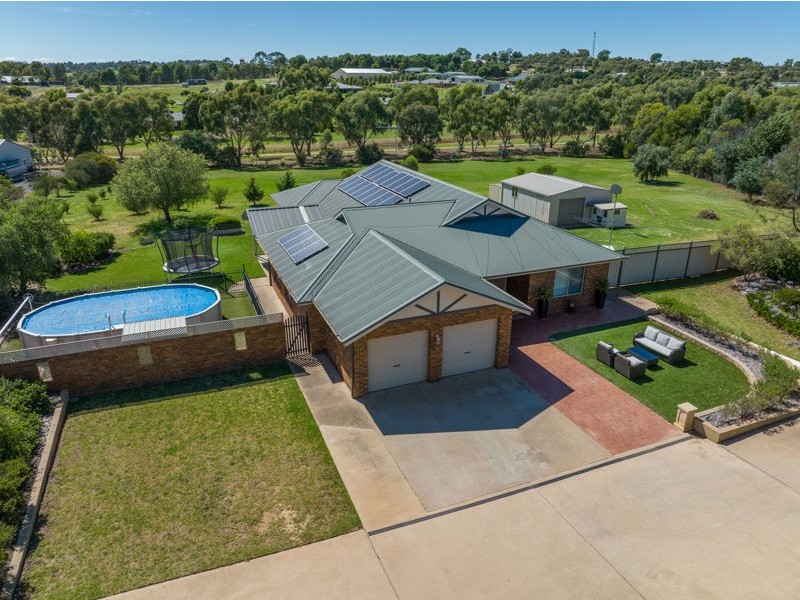 13 De Salis Drive, Junee NSW 2663