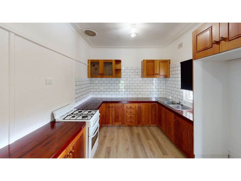 19 Robert St, Junee NSW 2663