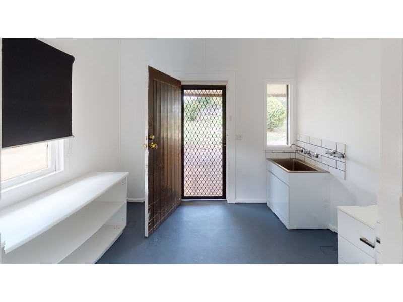 19 Robert St, Junee NSW 2663