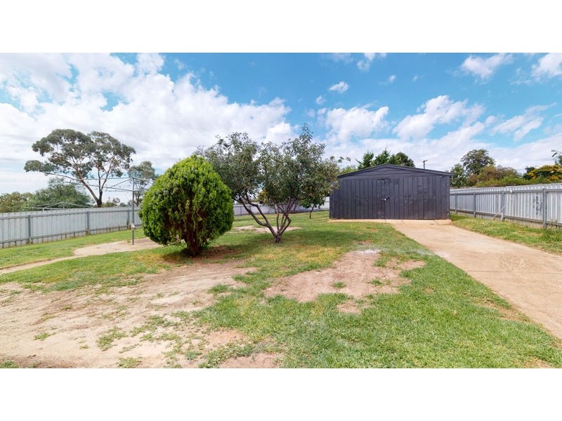 19 Robert St, Junee NSW 2663