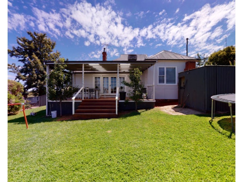 51 Hill Street, Junee NSW 2663