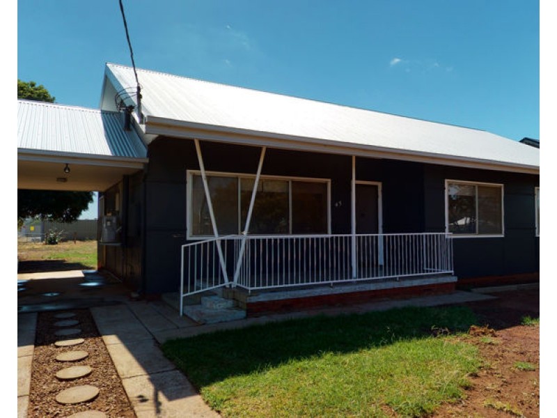 45 Cowabbie Street, Coolamon NSW 2701