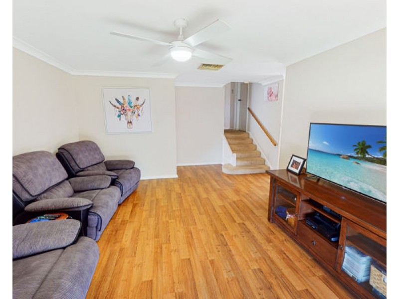 27 Acacia Place, Junee NSW 2663