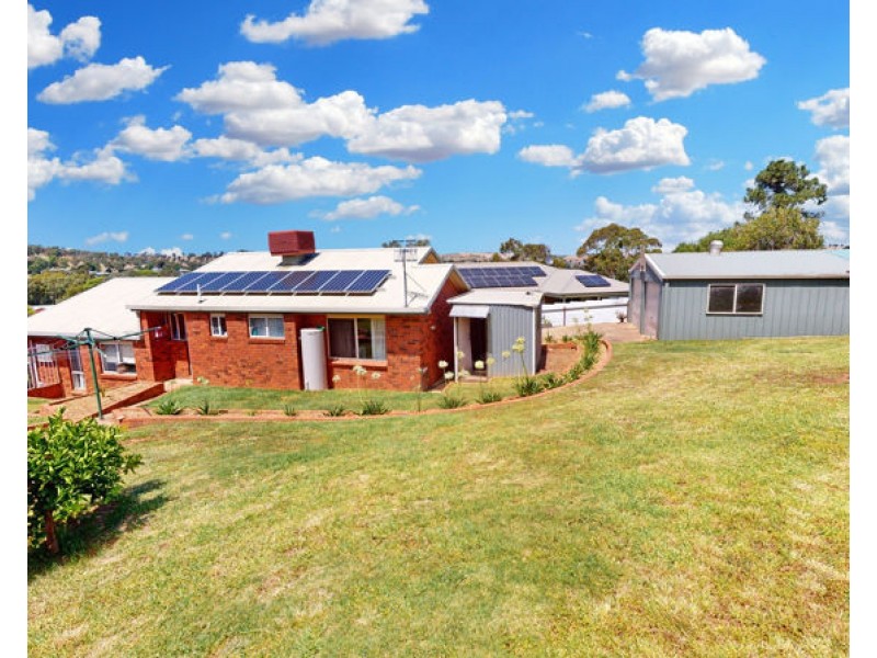 27 Acacia Place, Junee NSW 2663