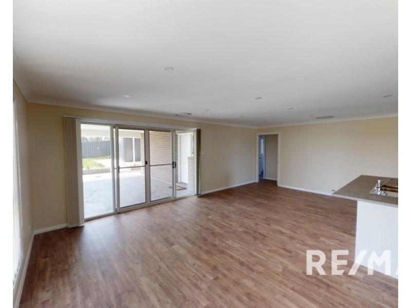 5 Cuttle Court, Junee NSW 2663