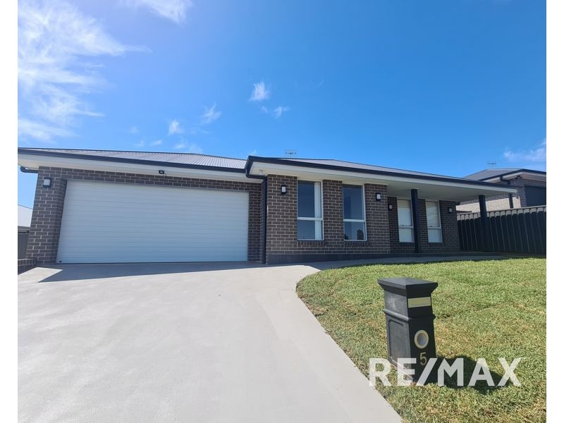 5 Cuttle Court, Junee NSW 2663