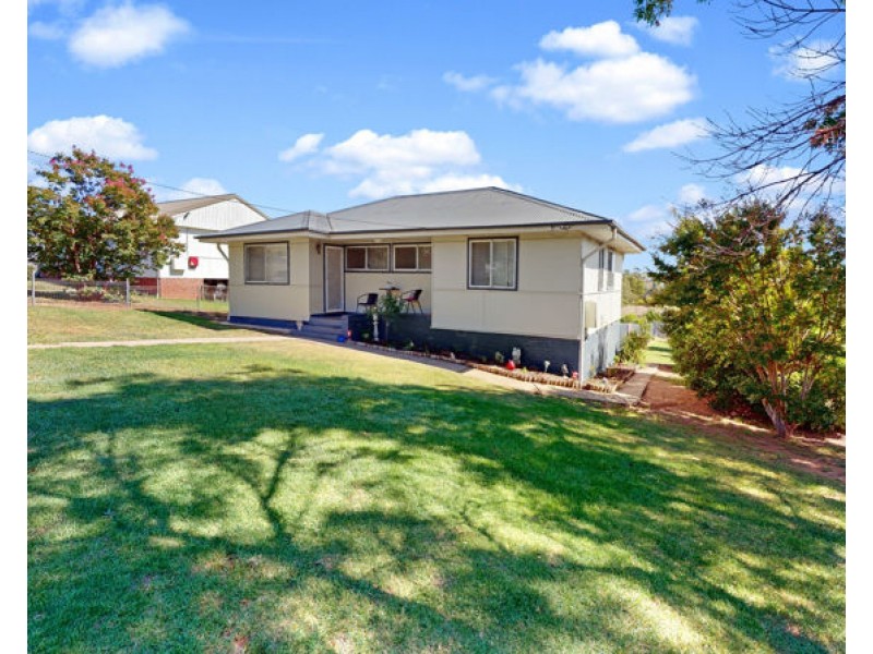 68 George Street, Junee NSW 2663